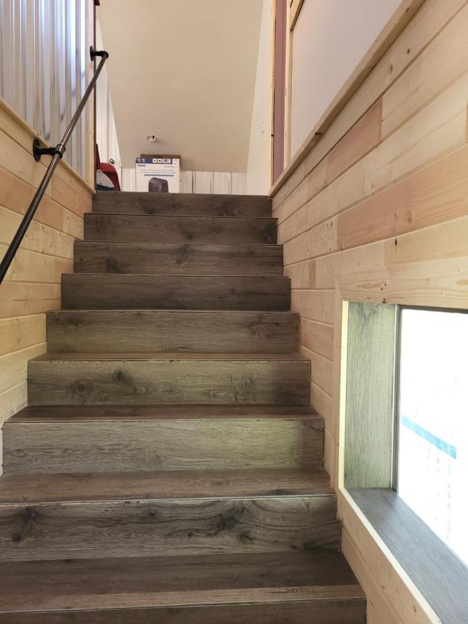 The Orchard Hostel Radium Hot Springs Exterior photo
