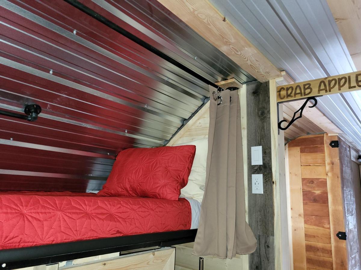The Orchard Hostel Radium Hot Springs Exterior photo