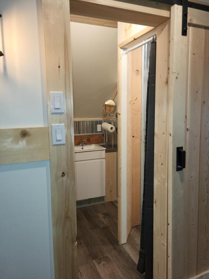 The Orchard Hostel Radium Hot Springs Exterior photo